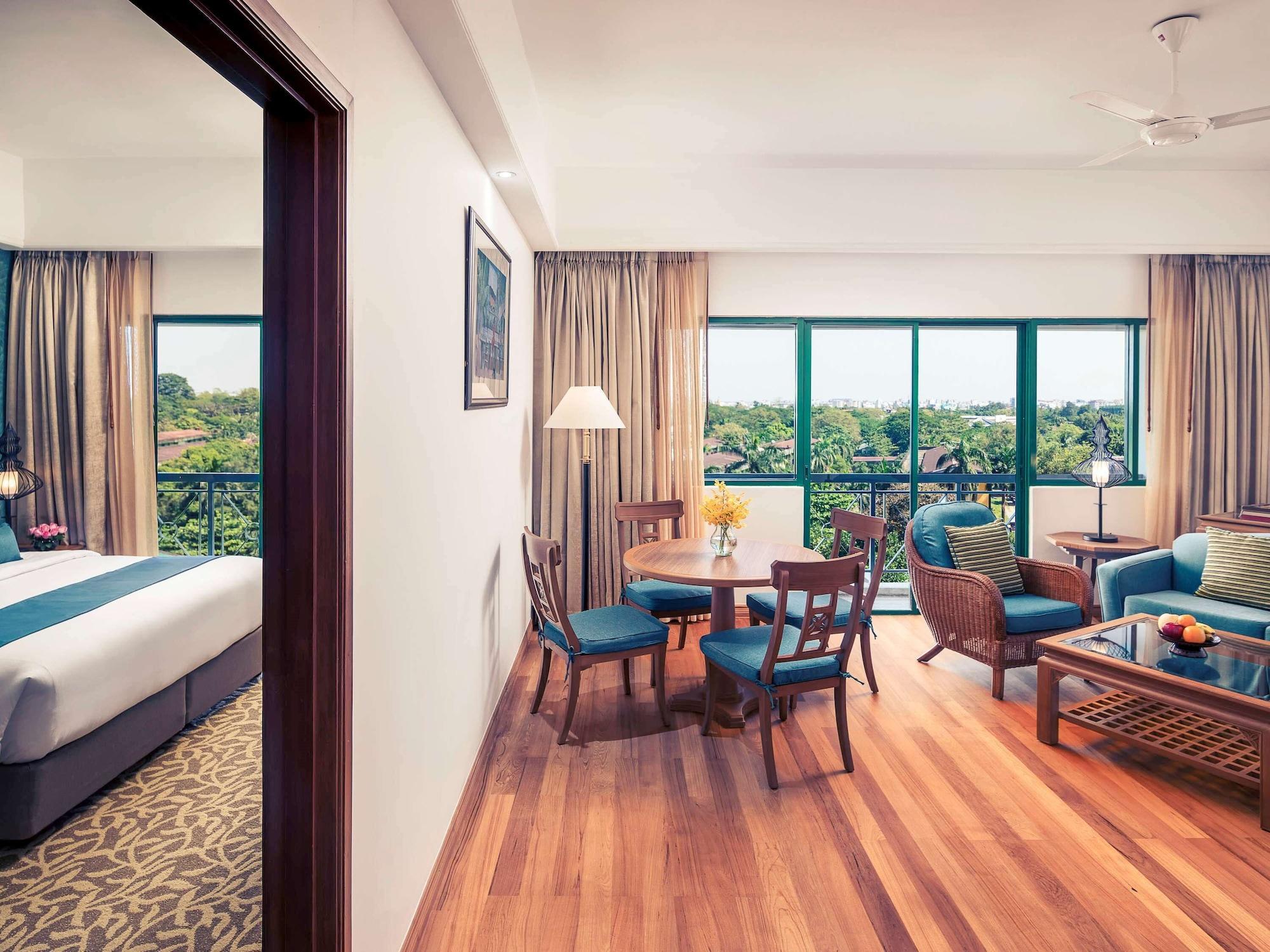 Mercure Yangon Kaba Aye Ngoại thất bức ảnh