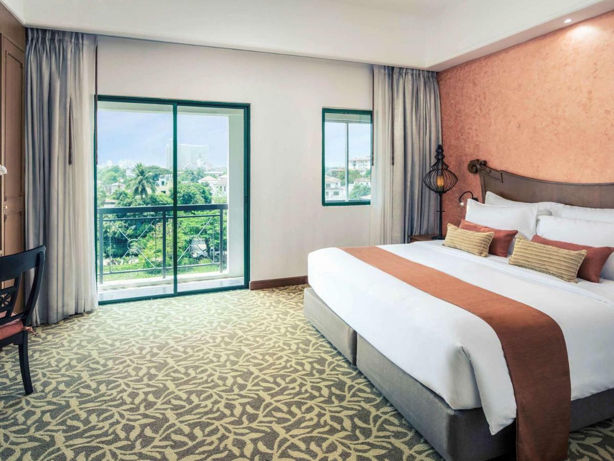 Mercure Yangon Kaba Aye Ngoại thất bức ảnh