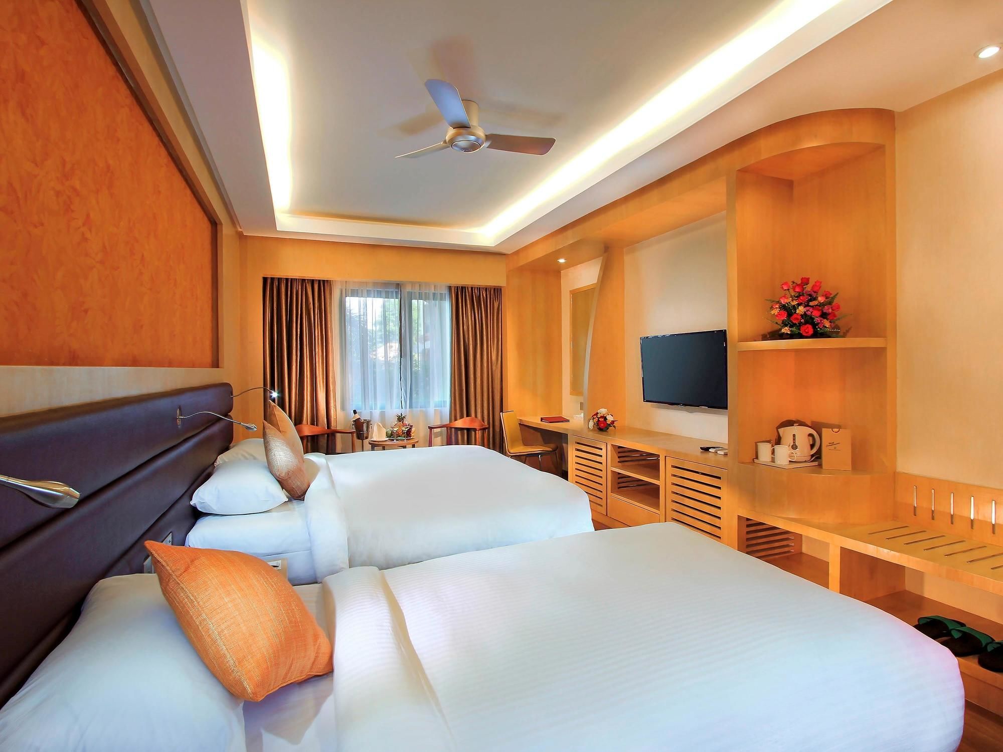 Mercure Yangon Kaba Aye Ngoại thất bức ảnh