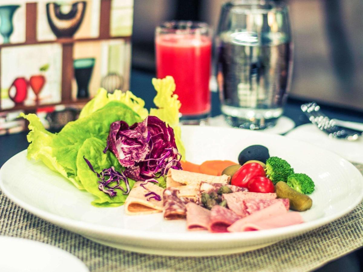 Mercure Yangon Kaba Aye Ngoại thất bức ảnh